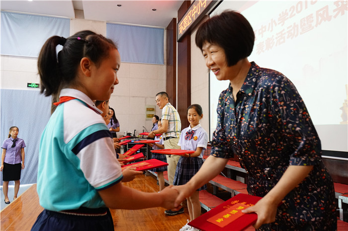 C:\Users\111\Desktop\2018.6.15��������\20 (3).JPG